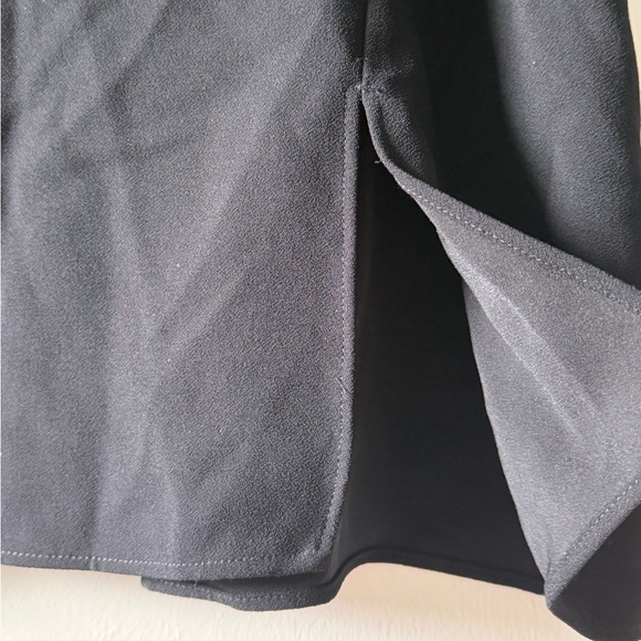 🆕 ZARA Black Mini Skirt with Slit Size XL - Picture 4 of 14